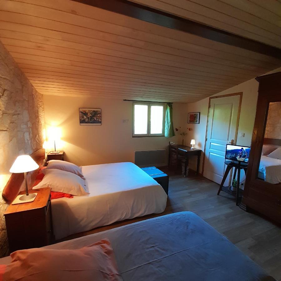Auberge De Castel-Merle Sergeac Esterno foto