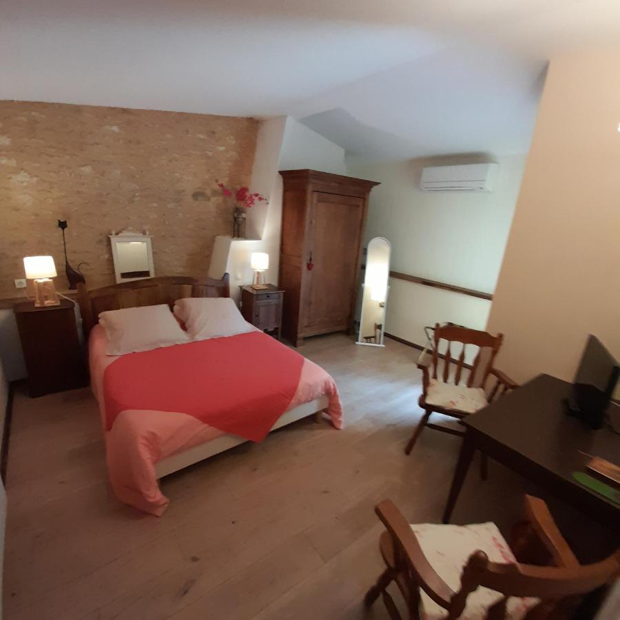 Auberge De Castel-Merle Sergeac Esterno foto