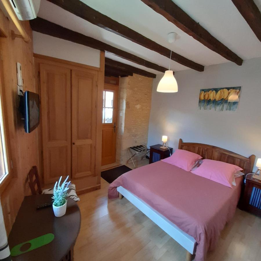 Auberge De Castel-Merle Sergeac Esterno foto