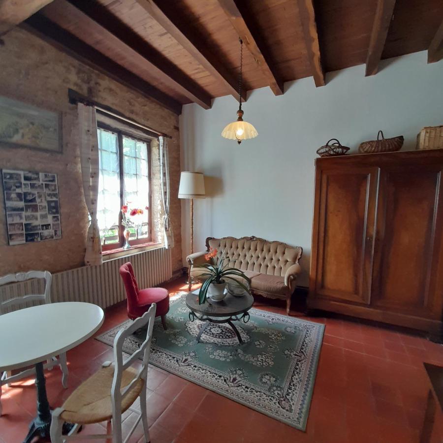 Auberge De Castel-Merle Sergeac Esterno foto