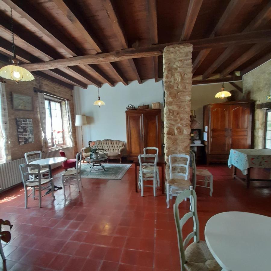 Auberge De Castel-Merle Sergeac Esterno foto