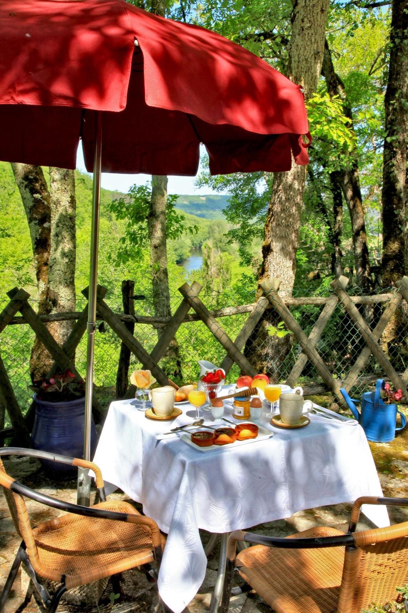 Auberge De Castel-Merle Sergeac Esterno foto
