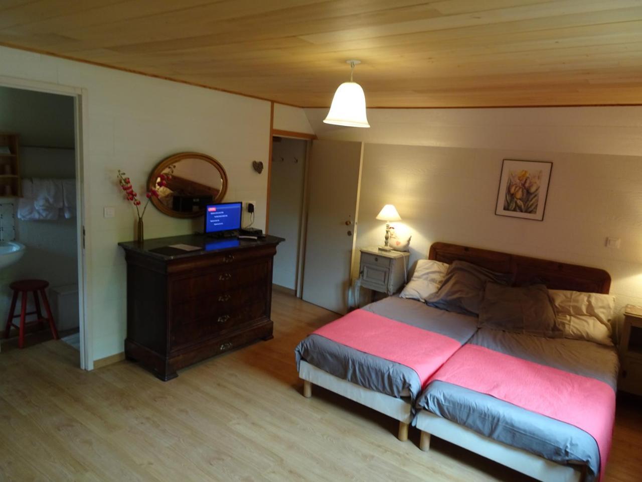 Auberge De Castel-Merle Sergeac Esterno foto